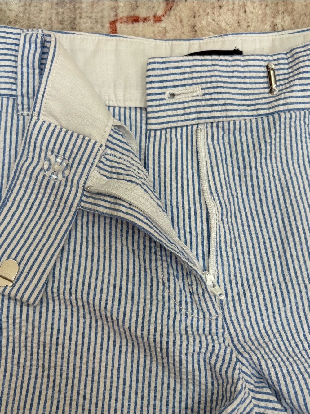J. Crew Seersucker Scalloped Short Blue White Stripe Cotton Women’s Size 8 - Picture 3 of 5